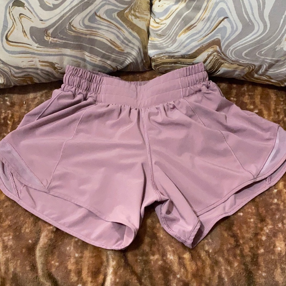 Lululemon size 4 hottie hot shorts